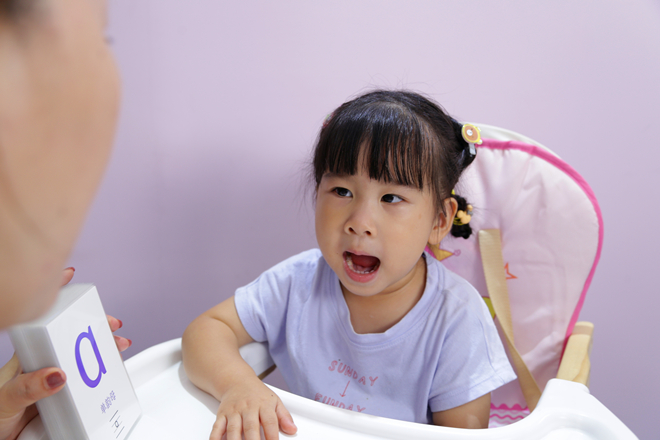 孩子說話晚該如何解決？