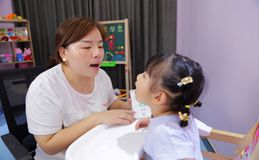 孩子口吃去哪里糾正？費(fèi)用是多少？